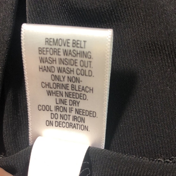 APT 9 cute black top with sequin - Picture 9 of 10